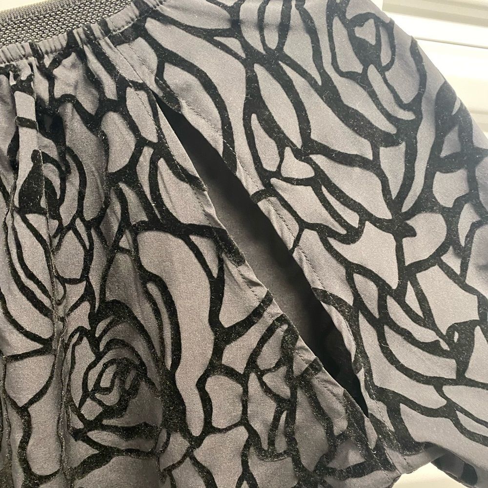 Fabletics rose print sweater - Picture 3 of 5